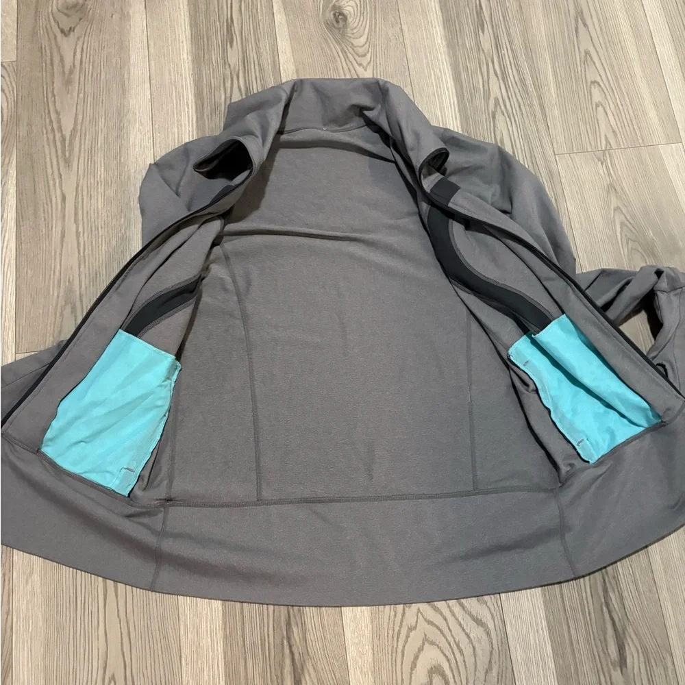 Women’s Lululemon Logo Jacket in Gray Size 12 - Picture 5 of 7